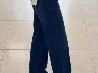 Debora - Vaqueros Faja Azul Oscuro con Perneran Ancha y Efecto Faja Tiro Alto para Máxima Sujeción y Ajuste Perfecto en Caderas